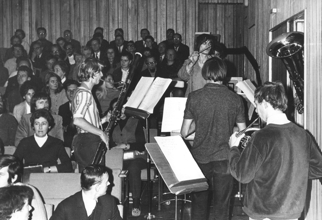 Muzycy z Amsterdam Studenten Kamerokest podczas koncertu 23 września 1970, fot. Andrzej Zborski
