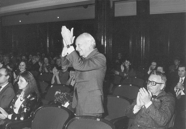 Witold Lutosławski i Henryk Mikołaj Górecki po wykonaniu Trois Poémes d'Henri Michaux Lutosławskiego 27 września 1987, fot. Włodzimierz Echeński