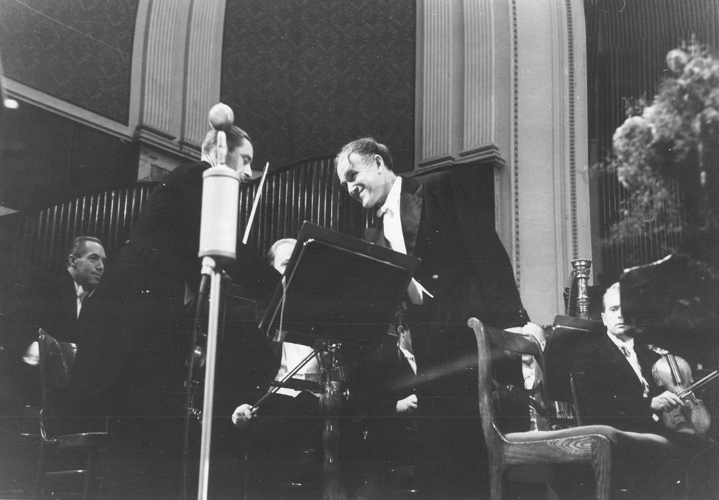 Światosław Richter po wykonaniu V Koncertu Prokofiewa (1958), fot. KAW