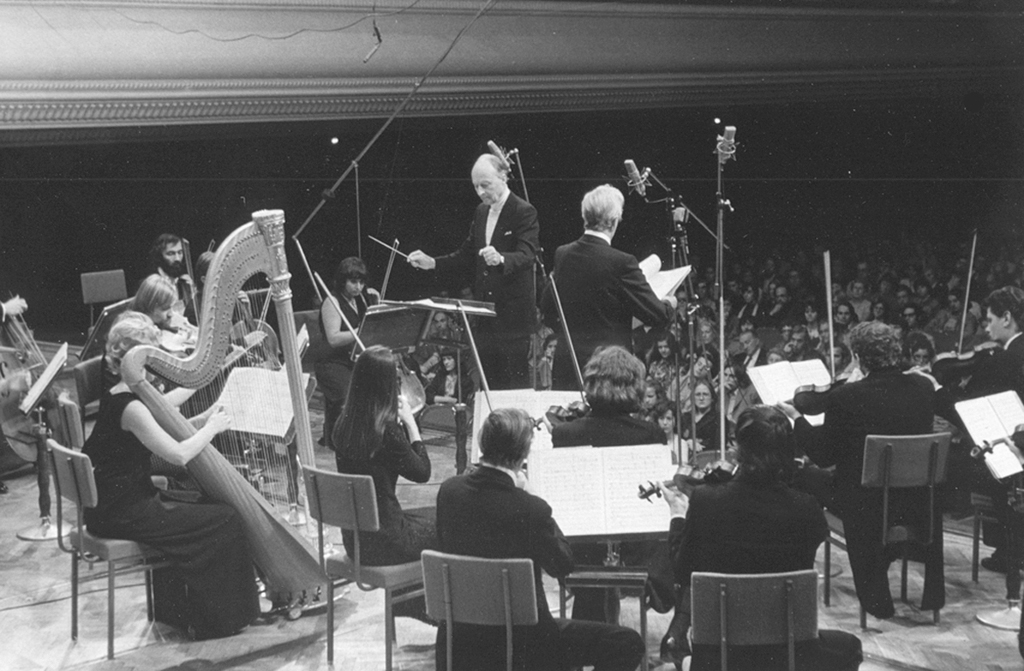 Witold Lutosławski and Peter Pears perform Lutosławski's Paroles tissées on 25 September 1975, photo by Andrzej Zborski